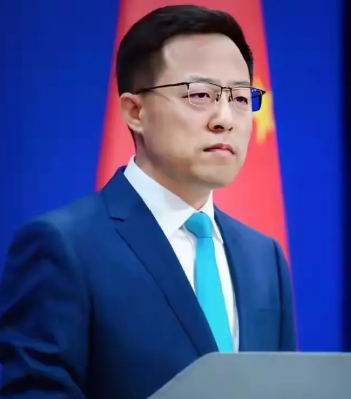 已经没有退路可言！
1，黄岩岛领海基线的正式发布，如同一道闪电划破夜空，照亮了前