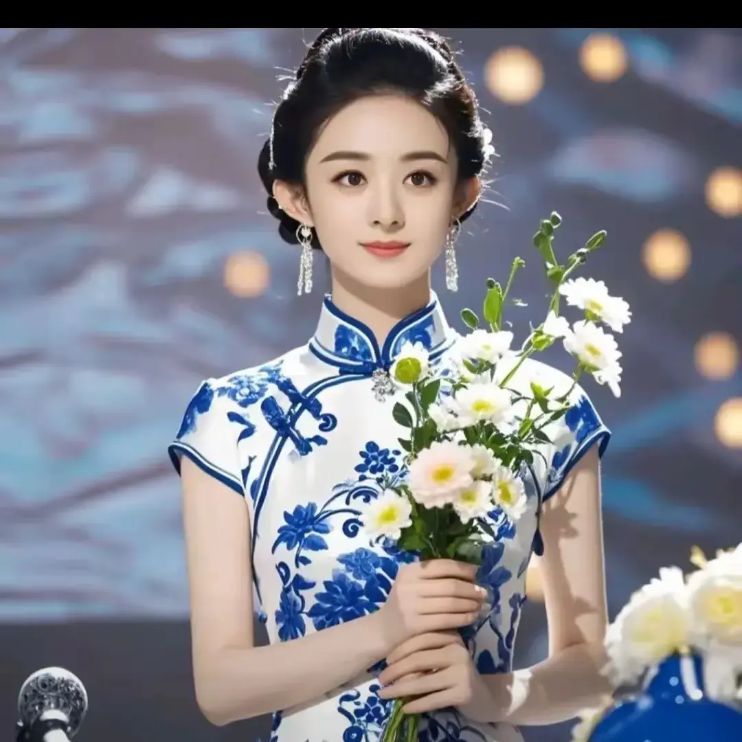 赵丽颖和林青霞青花瓷旗袍秀，谁更胜一筹？