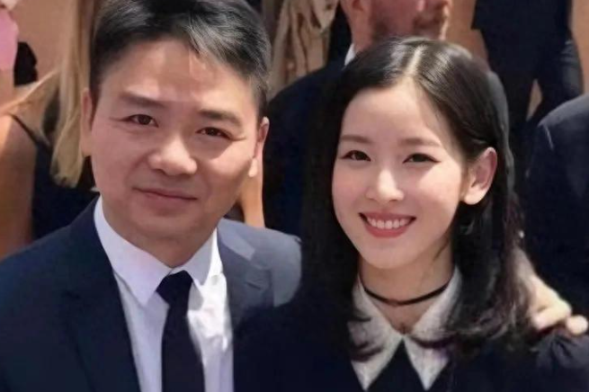 刘强东与妹妹：贫寒到辉煌，爱永存