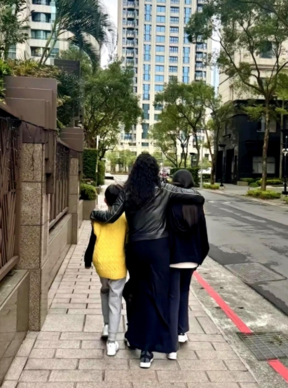 有爆料称！

汪小菲妻子马筱梅答应汪小菲会好好照顾两个孩子，虽然自己没当过母亲，