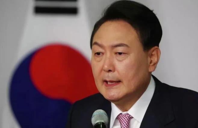 太尴尬了！韩国公调处和警方多达3000余人仍然没能成功逮捕总统尹锡悦之后，竟然要