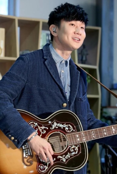 林俊杰赵露思梦幻联动引热议