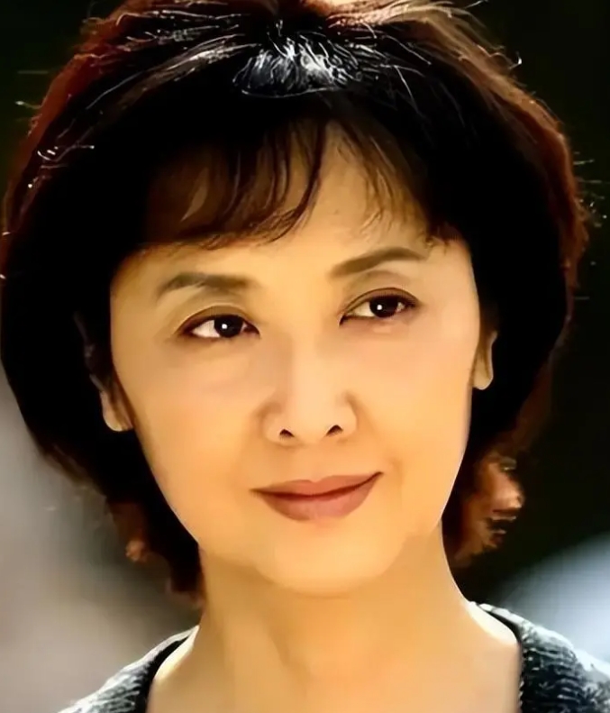朱琳老去的模样，第一美女名不虚传
