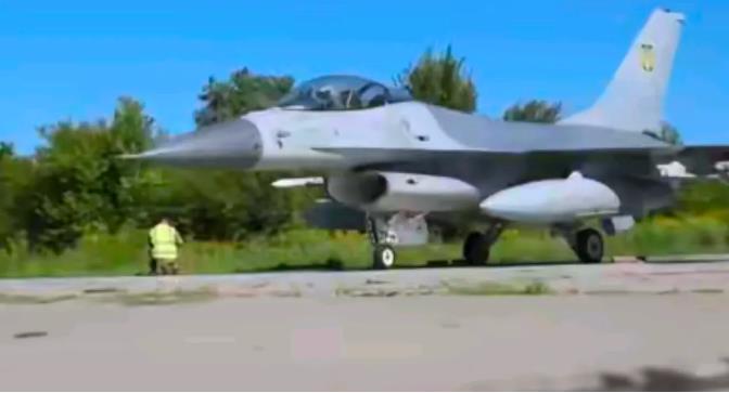 乌克兰空军翘首以盼的F-16MLU战斗机终获交付佳音。据乌方媒体最新报道，8月4