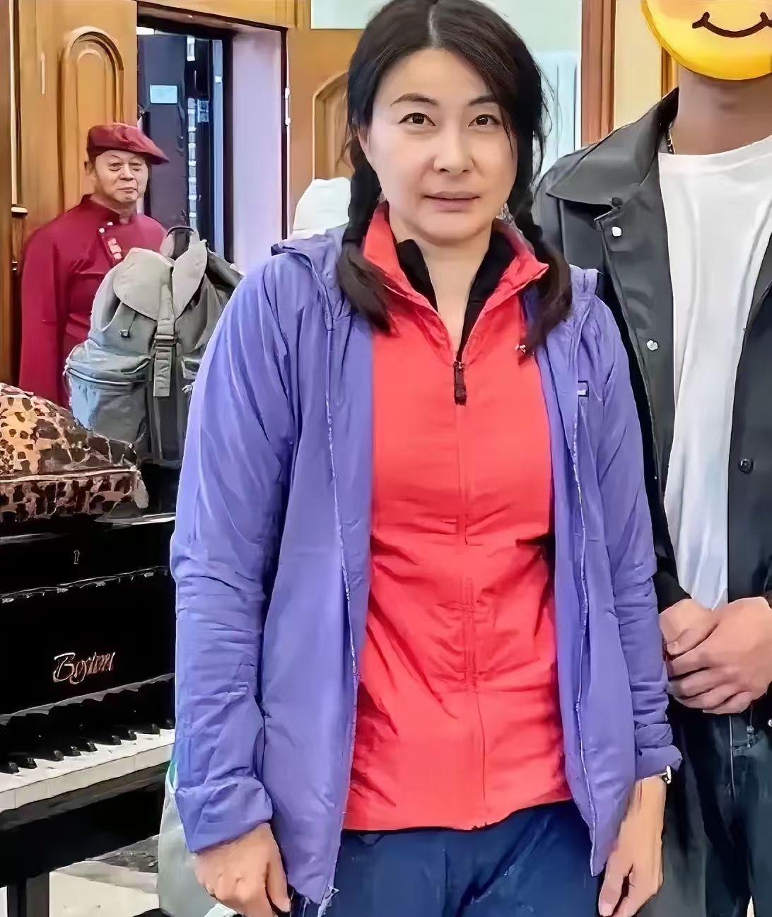 这是郭晶晶的真实容貌！富婆都这么随意吗？