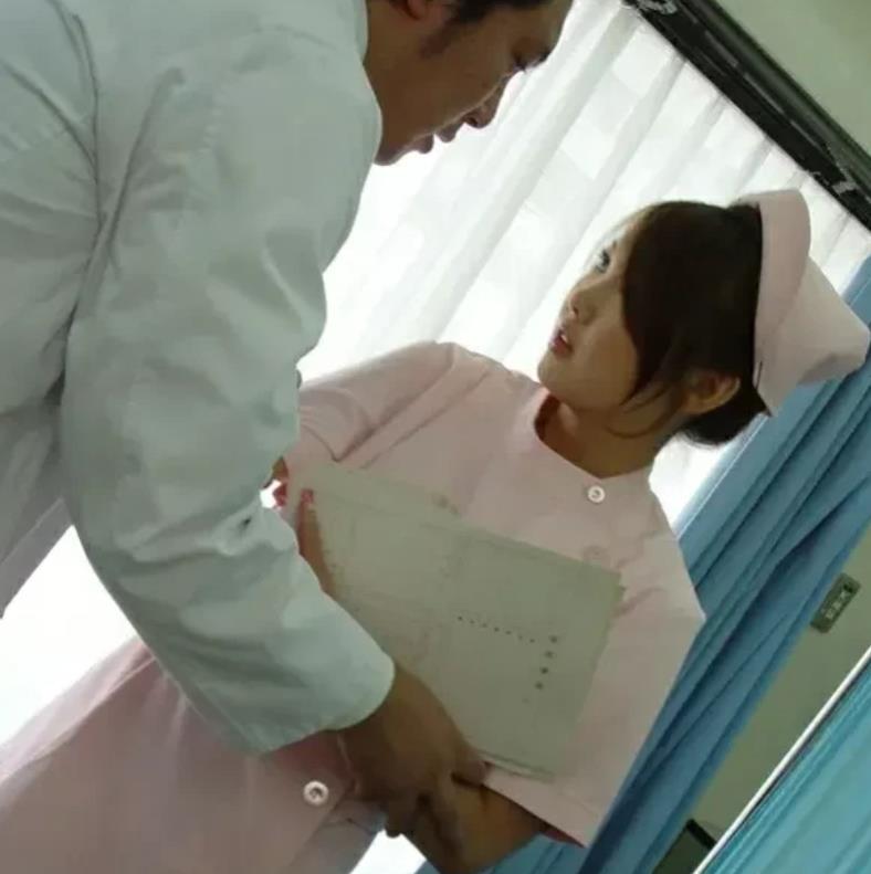 湖南湘西，男医生与女同事单独交流2次后，见女同事并没有报警，于是第3次来到女女同