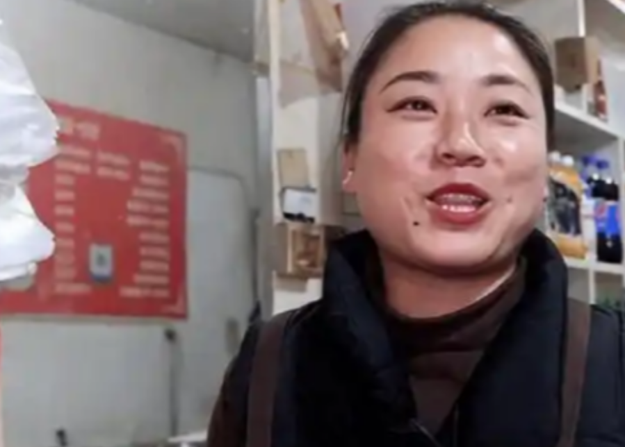 “这谁敢娶！”2022年，33岁女子每天4点半起床，23点才休息，卖3000张烧