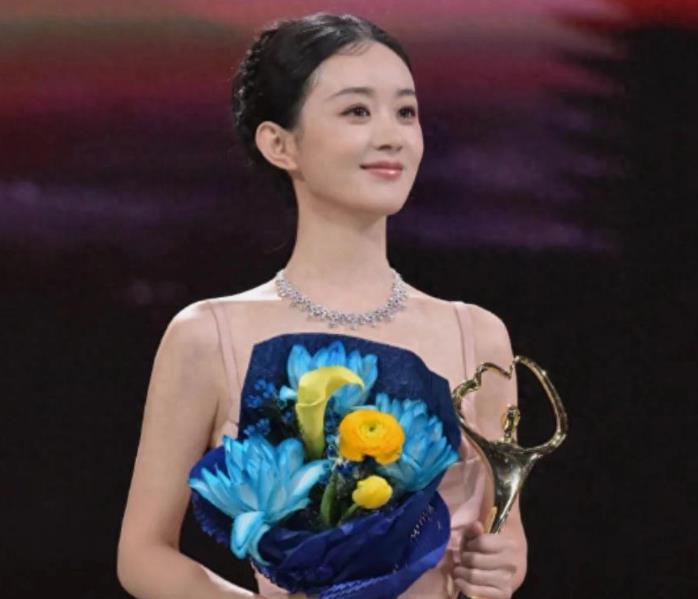 嘲笑赵丽颖是赵氏孤儿，又说她营销。别人孤立她！什么都是她的错呗！
 
可实际以她