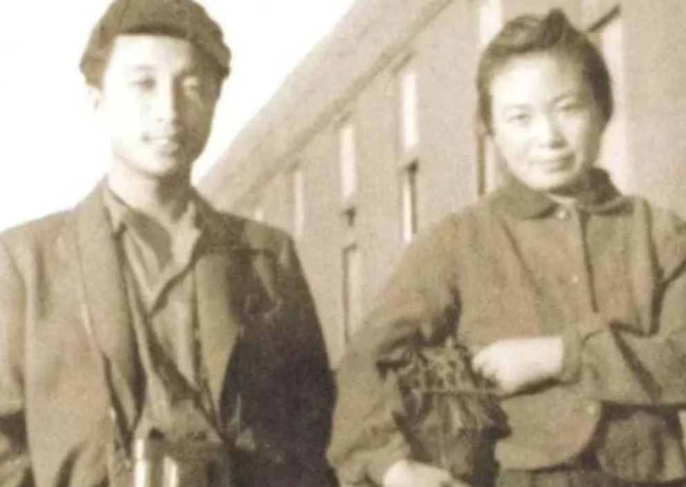 1985年，作家陈布文发现相伴50年的丈夫移情别恋自己的干女儿后，以绝食的方式结