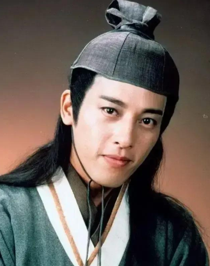 2003年，女富婆拿着5000万的支票找到吕颂贤说：“今晚陪我吃饭，500万归你