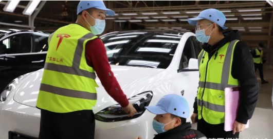 为什么中国允许特斯拉在中国设厂造车，可美国却不允许中国车企在美国设厂造车？
其实