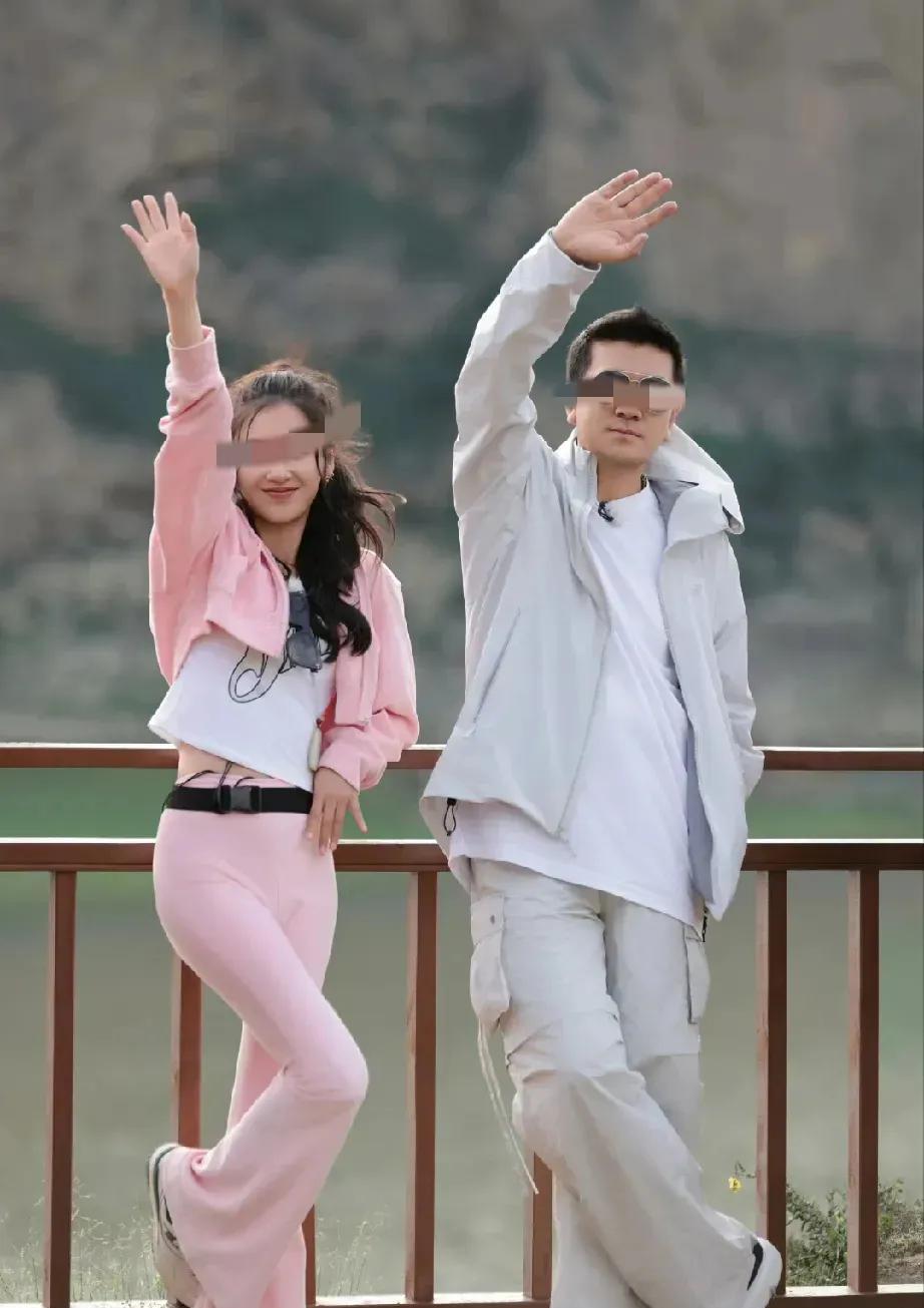 黄圣依选择离婚，主要受这6个人的影响。
1、第一个：浪姐。浪姐激发了黄圣依的觉