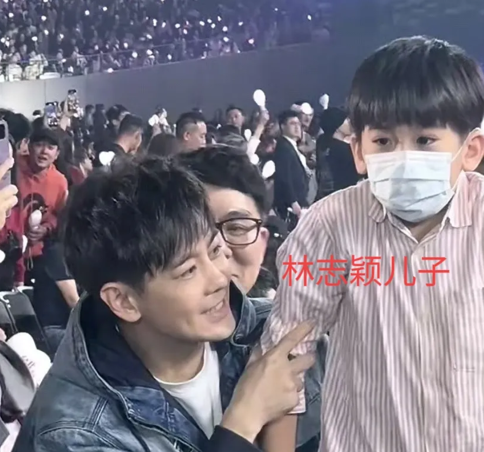 林志颖小儿子，基因强大！

24年12月6日上午，有人在平台发布了林志颖和小儿子