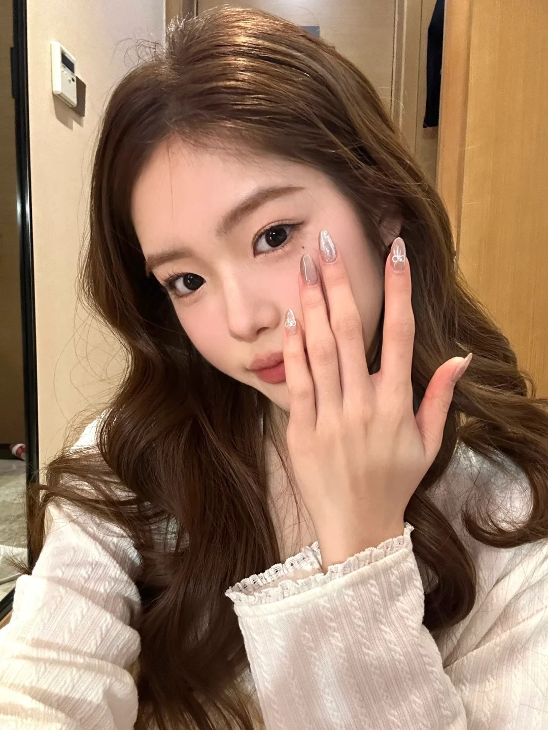 new new 💅🏻
好喜欢新做的美甲！
一下子爱上了猫眼