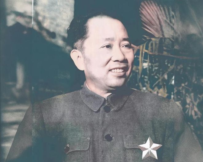 1953年，朝鲜战争结束后不久，时任新中国首任空军司令、后来的开国上将刘亚楼将军