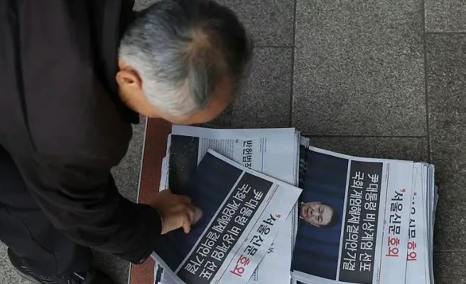 尹锡悦牢狱之灾免不了，即使他成功度过这次危机，继续就任，但是一旦他卸任，按照韩国