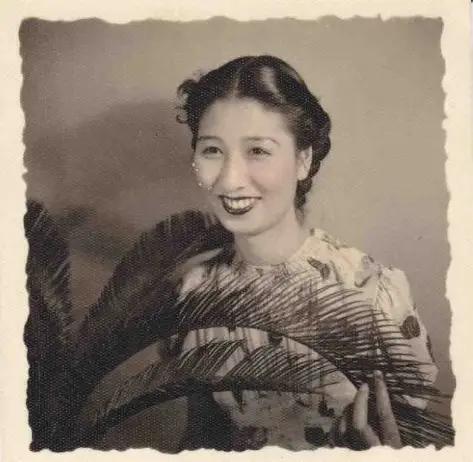 1945年，周佛海指了指隔壁咳嗽得厉害的丁默邨，小声的问沈醉“你们是在哪里找的绝