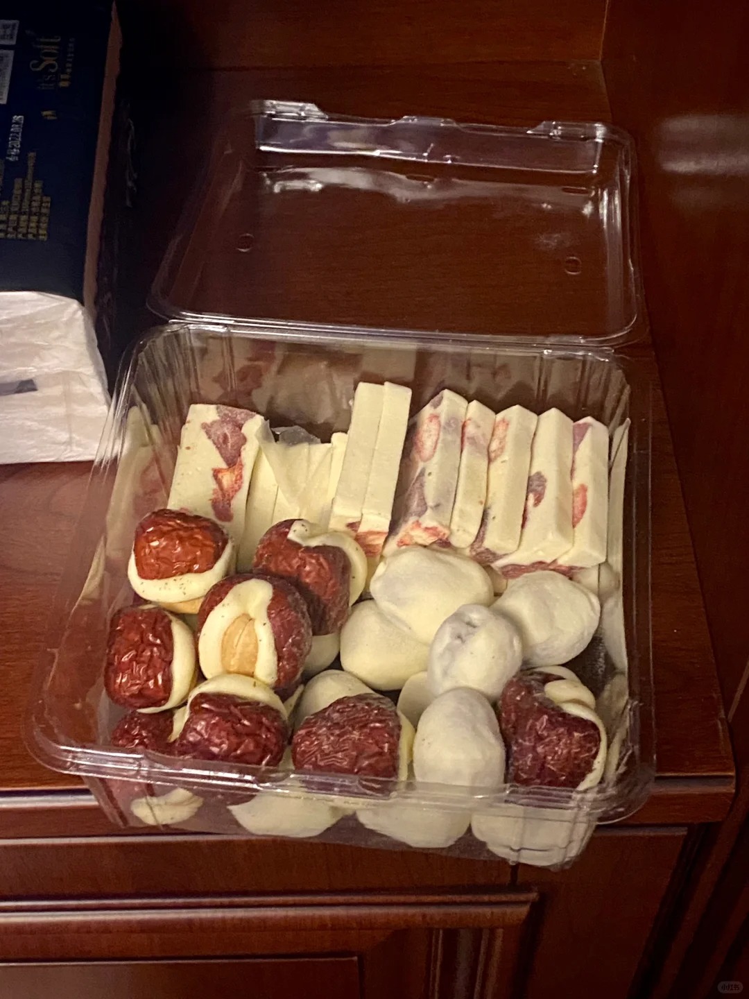 我爸说隔壁这户人家是花1000w全款买下的房
我说：我都没想过这辈子能拥有100