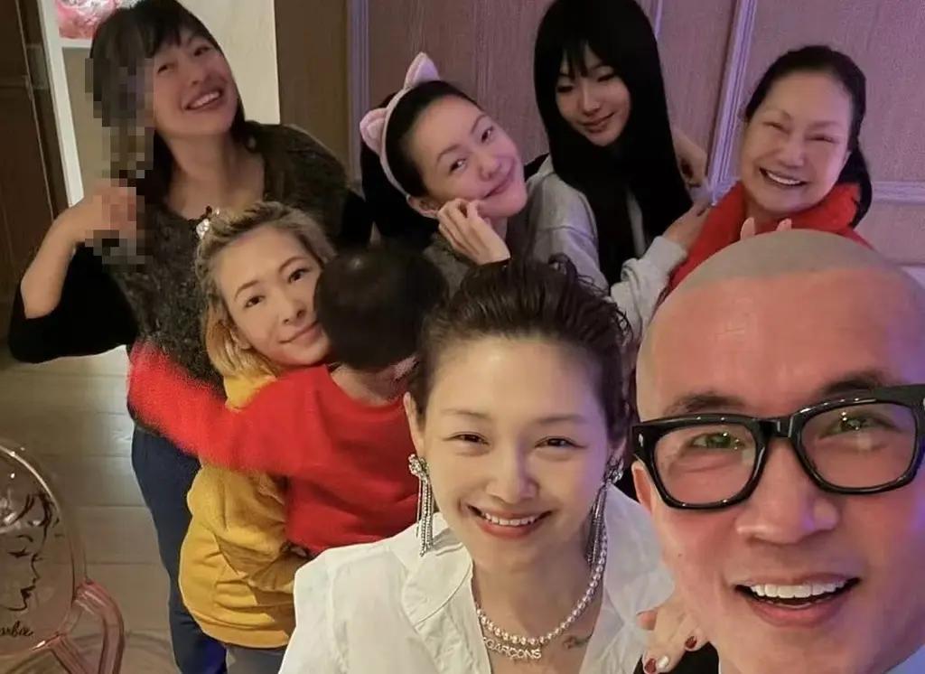 具俊晔纪念亡妻称永远爱你，并弹奏钢琴曲哀悼大S。
 
每个人在不同的年龄阶段，对