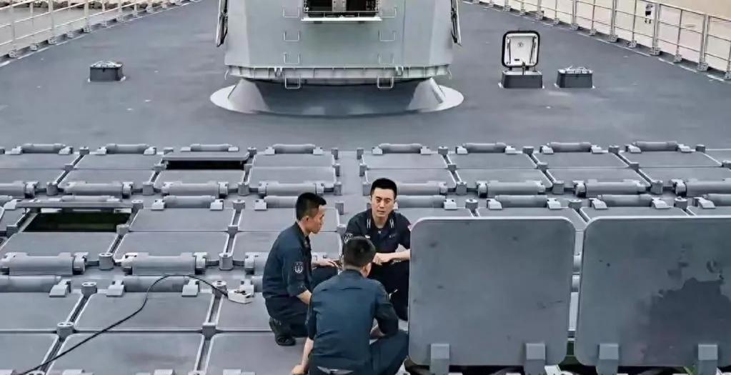 欧洲有远洋能力的国家，都响应美国的号召，派航母、驱护舰来印太秀一圈。自以为得意，