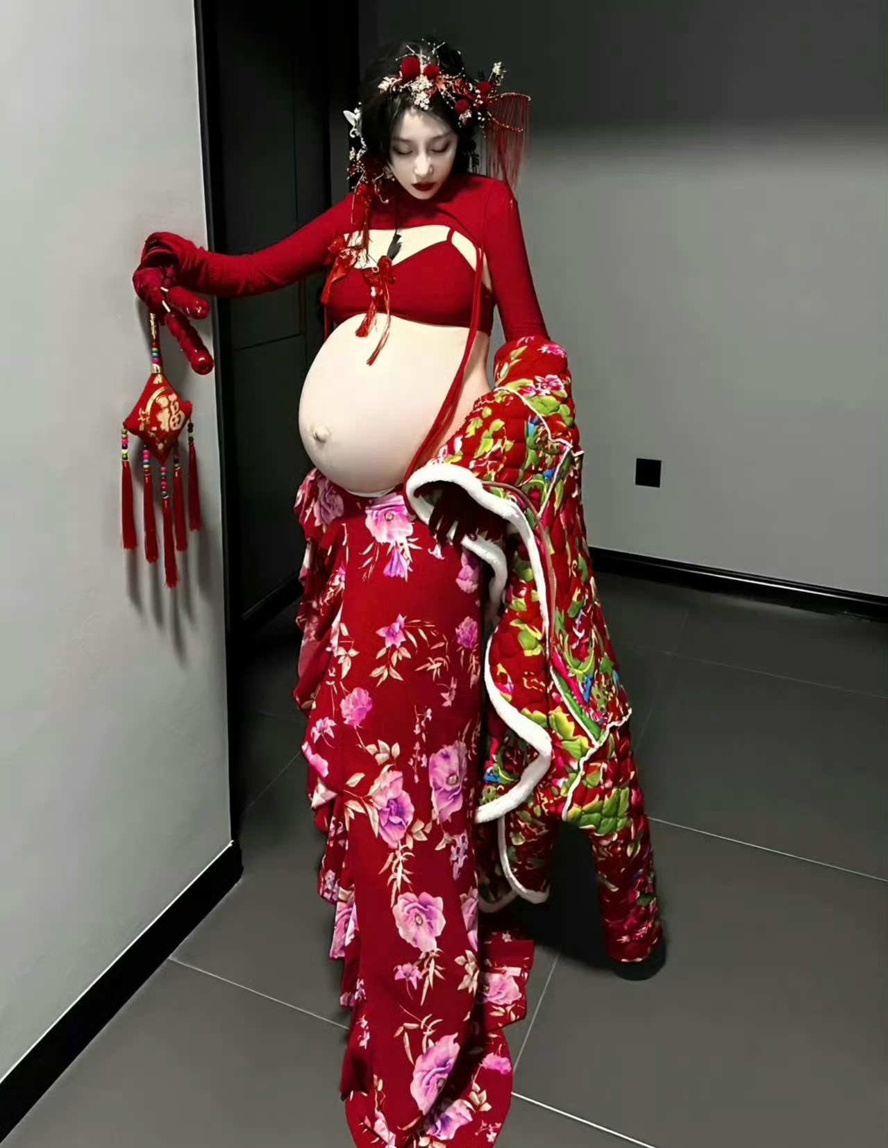 网友孕肚照，只有我觉得怪怪的吗？