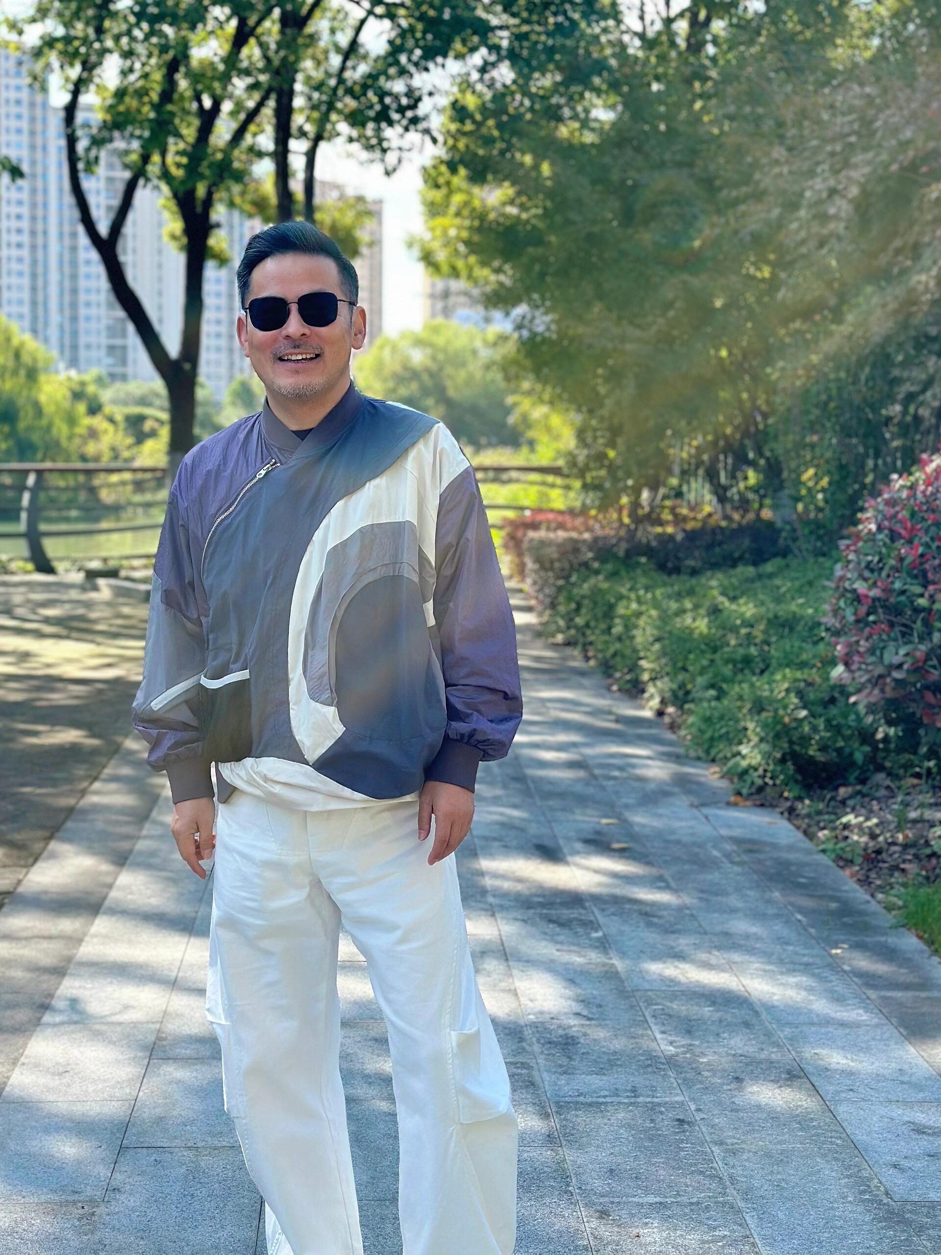 谁说50 +大叔穿不出少年感