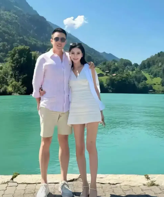 汪小菲短期内应该不会再和马筱梅要孩子了。

徐家已经松口愿意将两个孩子的抚养权交