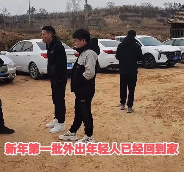 
中年男人最爱的BBA，正在被小县城抛弃。
从这次过节回家就能看出来。春运堵在路