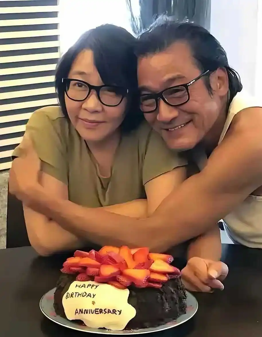 好男人就是这样，不负糟糠妻！