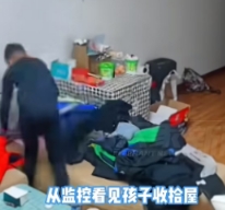 贵州遵义，11岁男孩因为感冒没有上学在家休息，父母都出去上班了，只留下孩子一人在