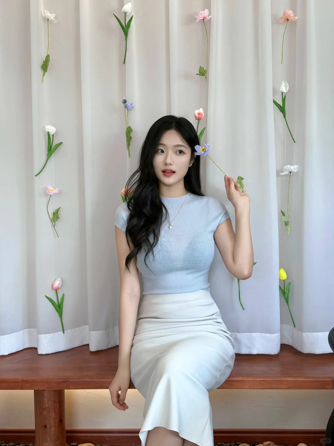 在延吉的穿搭记录🌷
1、一套： lazy zoe
2、一套： 范思蓝恩 / 包