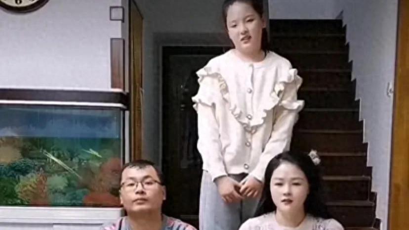网络爆红少女：天赋与争议，谁说了算？