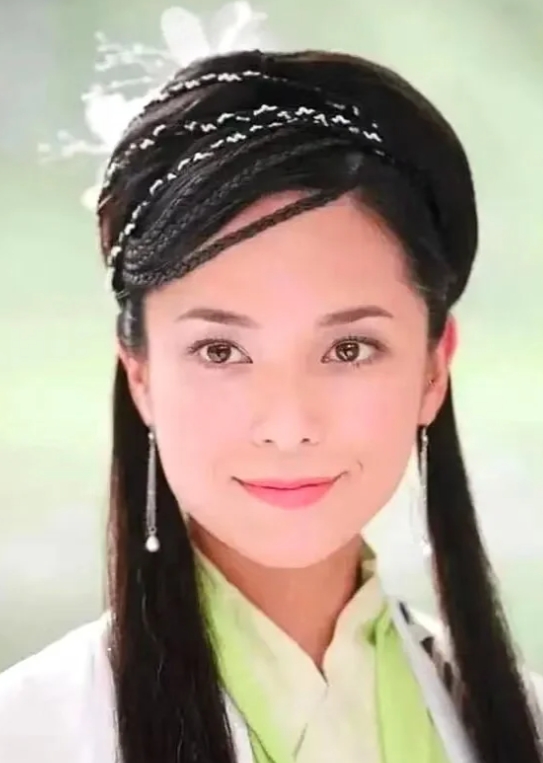 她是港姐双冠，为嫁农村男友，为他买3套房