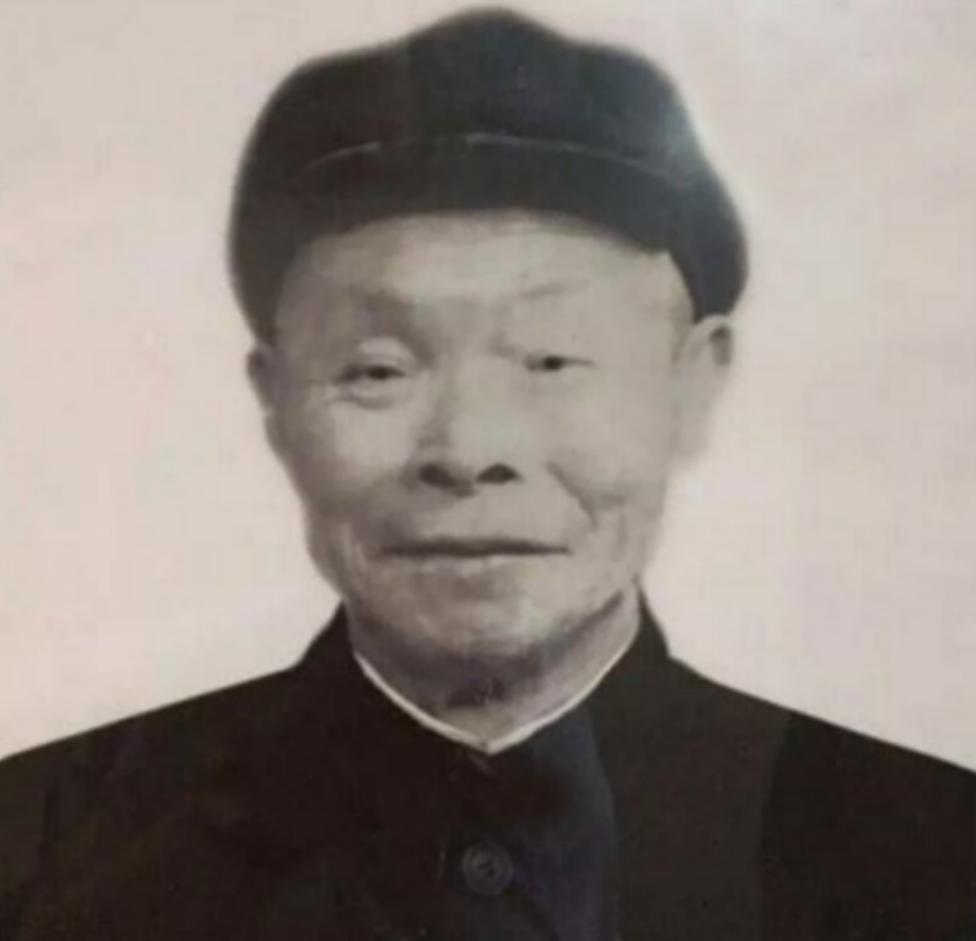 1949年，一名红军老战士毅然决然拒绝了当官，说是要回家“还债”，毛主席很是不解