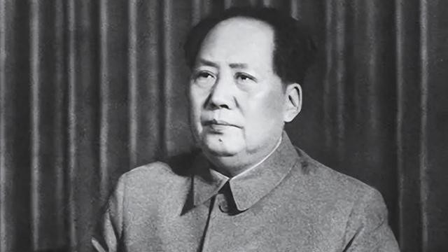 毛主席去世后，叶剑英曾经多次搬家，秘书回忆道：有时一晚搬3次