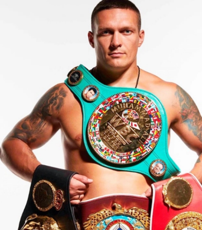 乌克兰民调显示拳击手乌西克支持率是60%，目前位列第三，远超第四的泽连斯基。看到