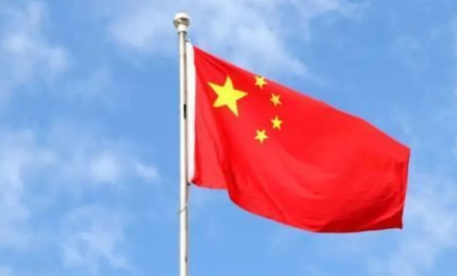 对中国的态度，不予理会！在我们对我们多次表达抗议，谴责，并制裁美国的军工企业之后