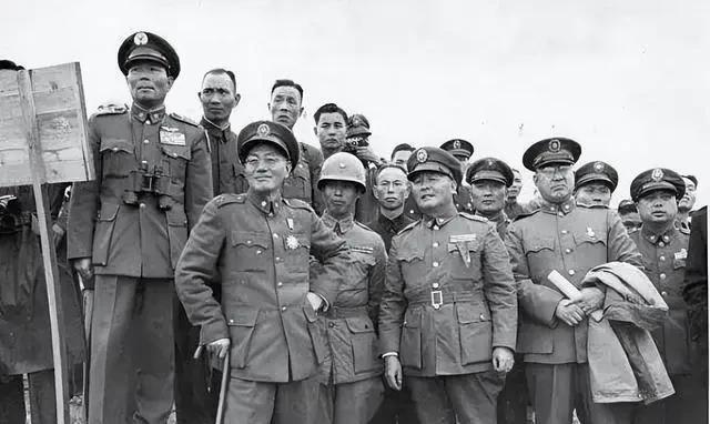1948年11月2日，国民党52军从营口乘船逃走。到葫芦岛后，军长刘玉章对杜聿明