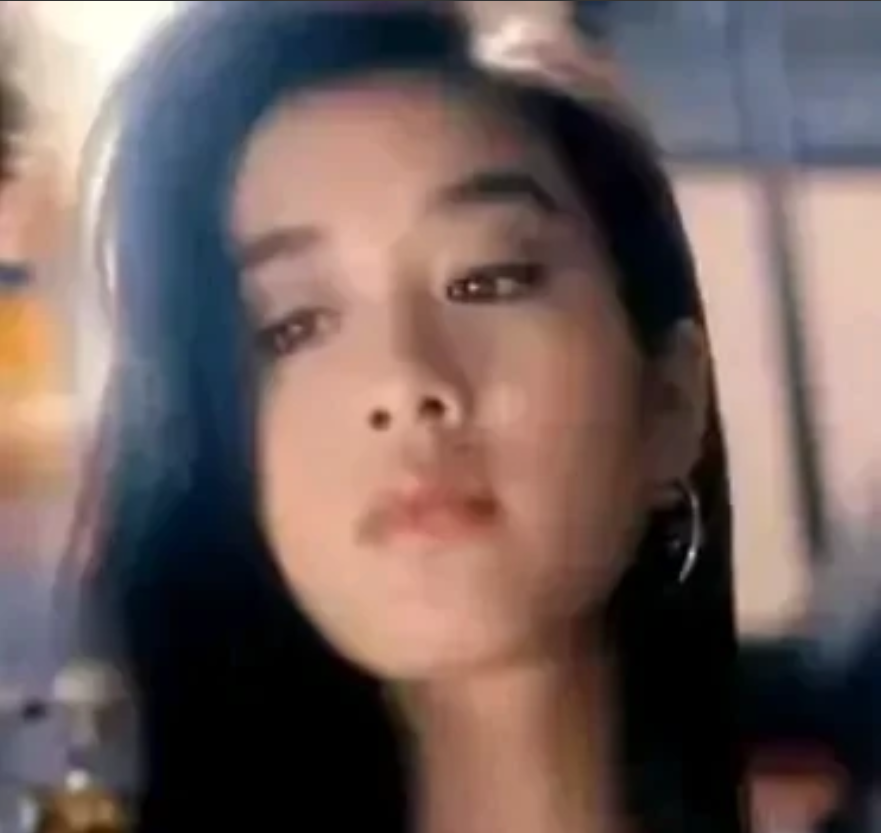 1994年，李连杰和钟丽缇拍《中南海保镖》时，两人有场吻戏，但李连杰太羞涩，连拍