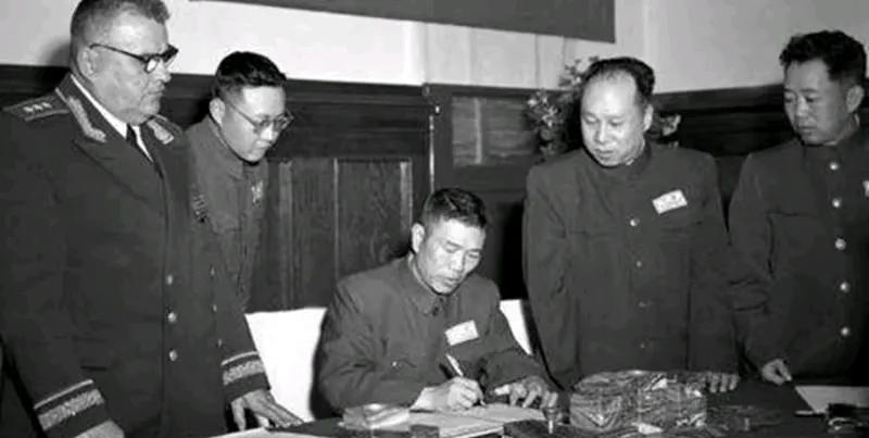 抗美援朝志愿军司令员与代司令员共有五位：彭德怀、陈赓、邓华、杨得志与杨勇。由于二