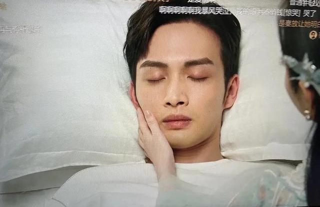 景甜之手，或为其特长之一。以手为尺，丈量万物，此说虽夸张，却也显示其独特之处