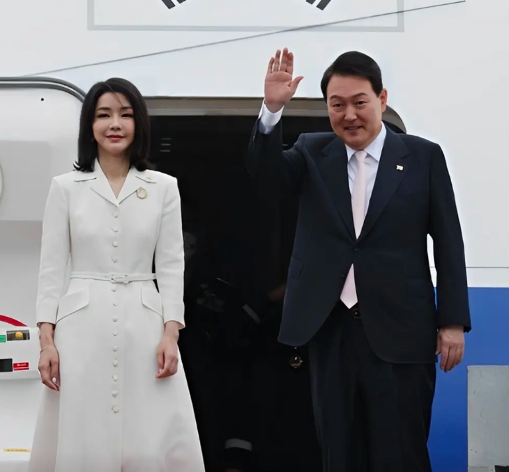 伊锡悦真是深情第一人！
难怪能当总统？

就在前天，韩国首尔地方法院解除对尹锡悦