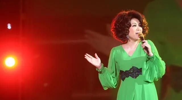 1985年，蔡琴嫁给了大她10岁的杨德昌，男方提出：只结婚，不同房。女方同意了。