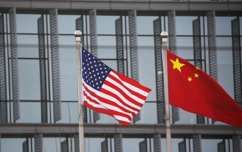 美媒出来揭底了！在拜登政府即将下台之际，美媒表示，拜登政府就是在用四手策略对付中