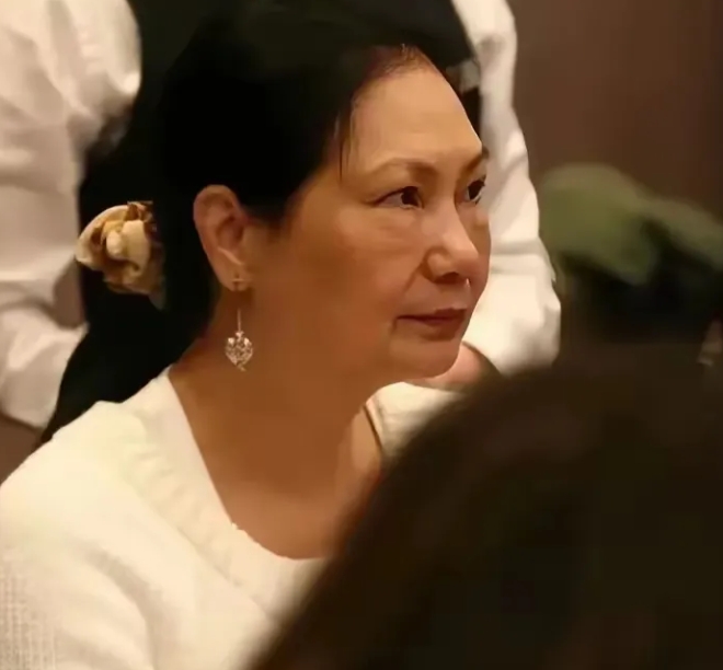 徐妈一开始以为外孙在手，天下就能尽在掌握，没想到几天的时间就让她从天堂跌入地狱，