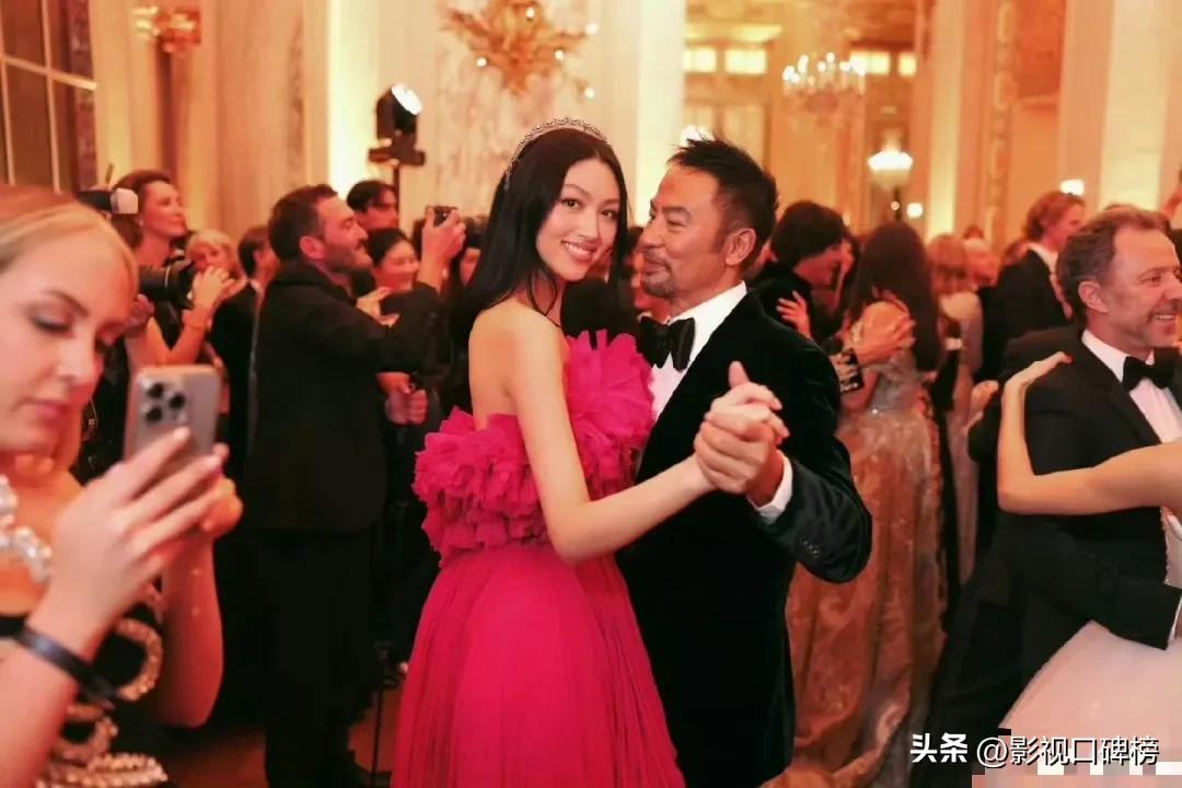 任达华女儿成最美星二代，身材逆天像超模