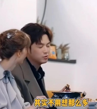 董力表示节目播出后，害怕舆论影响啊诺。

阿诺问董力拍完后最害怕什么？

董力说