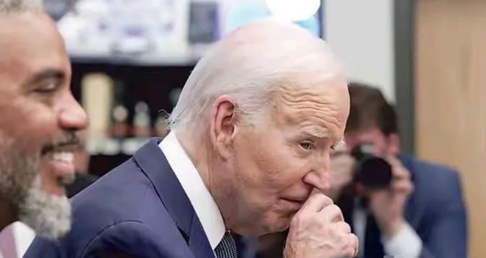 拜登的一生，充满坎坷，是个可怜人！

拜登的人生，可以说是满目疮痍，青年丧妻丧女