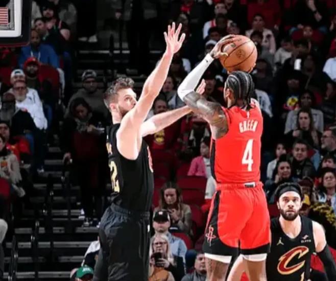 24-25赛季的火箭，对东西部前四战绩可查！

1、对东部第一骑士（36-7），