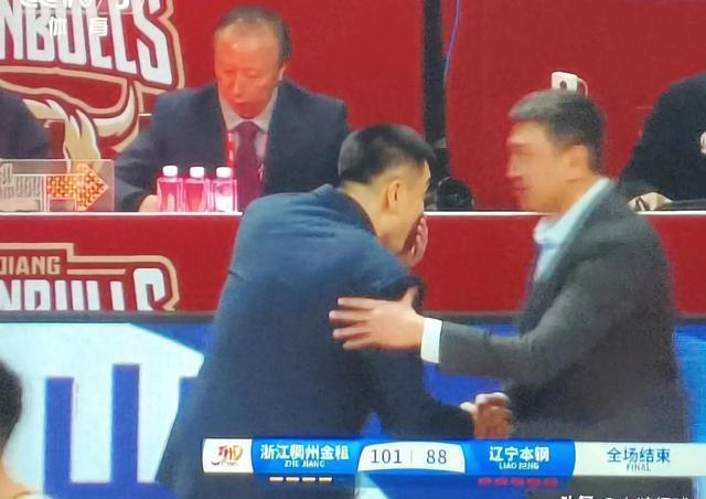 杨鸣错换两人，辽宁惨败浙江，年轻球员心寒